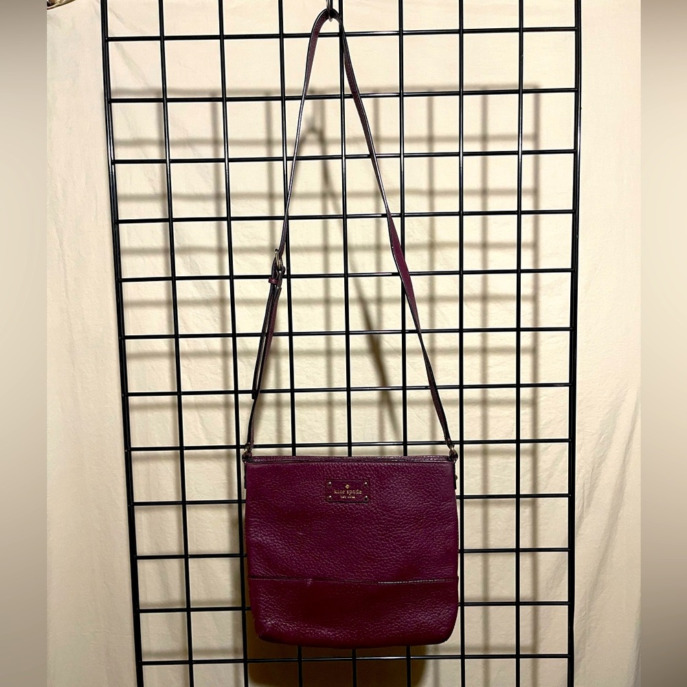 Kate Spade New York Bay Street Cora Crossbody in Burgundy